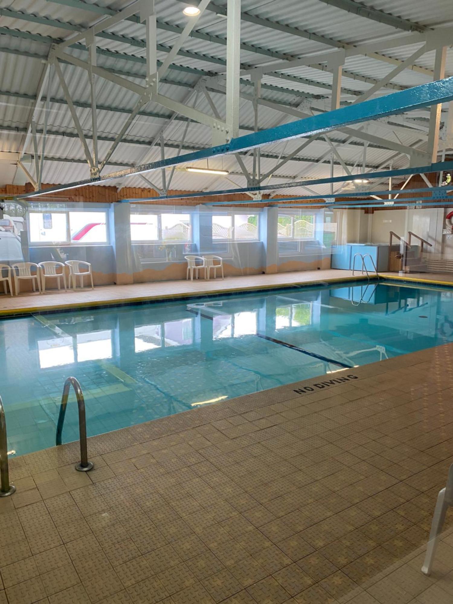 44 Gower Holiday Village Ty Gwyr Cosy 2 Bedroom Chalet Swansea Luaran gambar